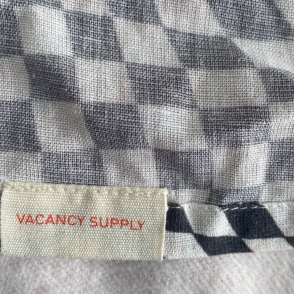 Vacancy top and short set - Picture 6 of 6